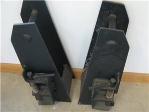 ULDR019    John Deere Quik Attach Bracket Pair---80 Pounds